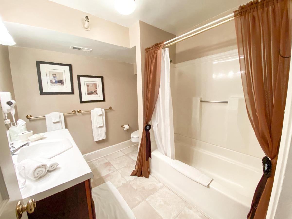 Abigail 3* Lexington