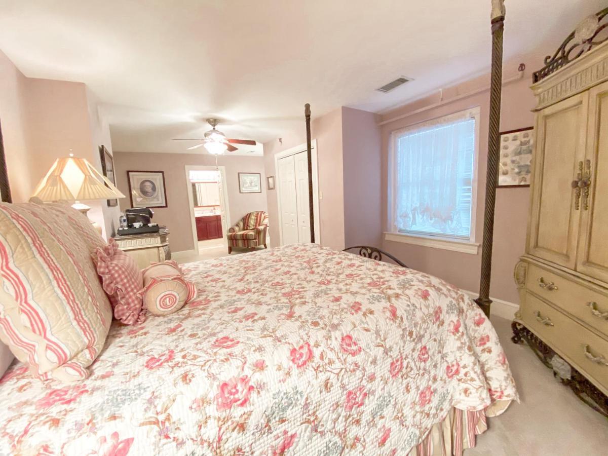 Abigail 3* Lexington